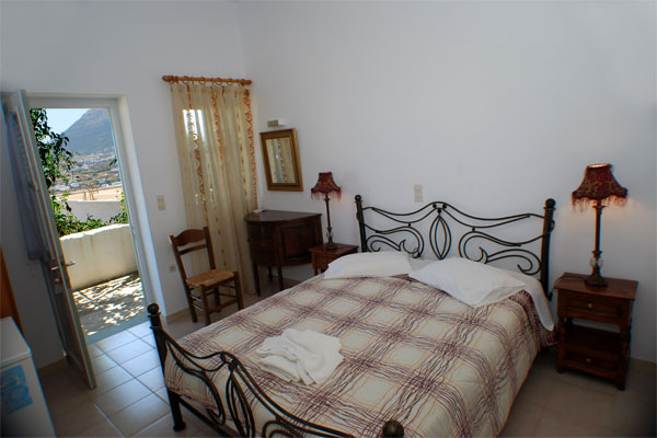 The rooms Thea near the central square of Artemonas