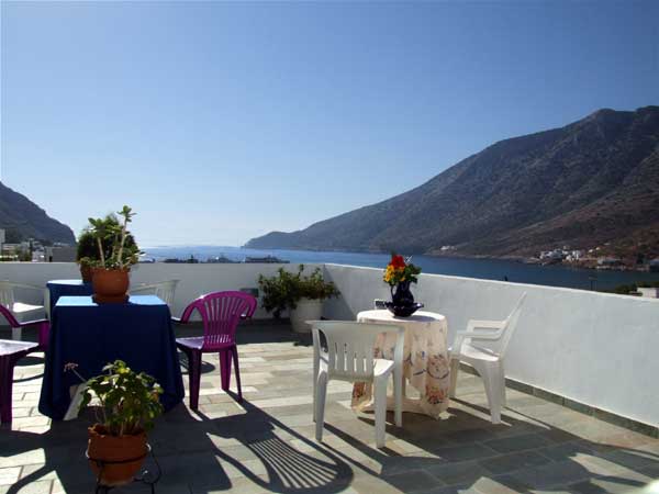 Zorbas rooms at an ideal location in Kamares