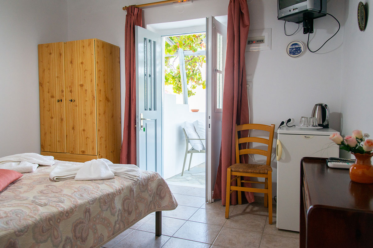 Themonia rooms in Kato Petali