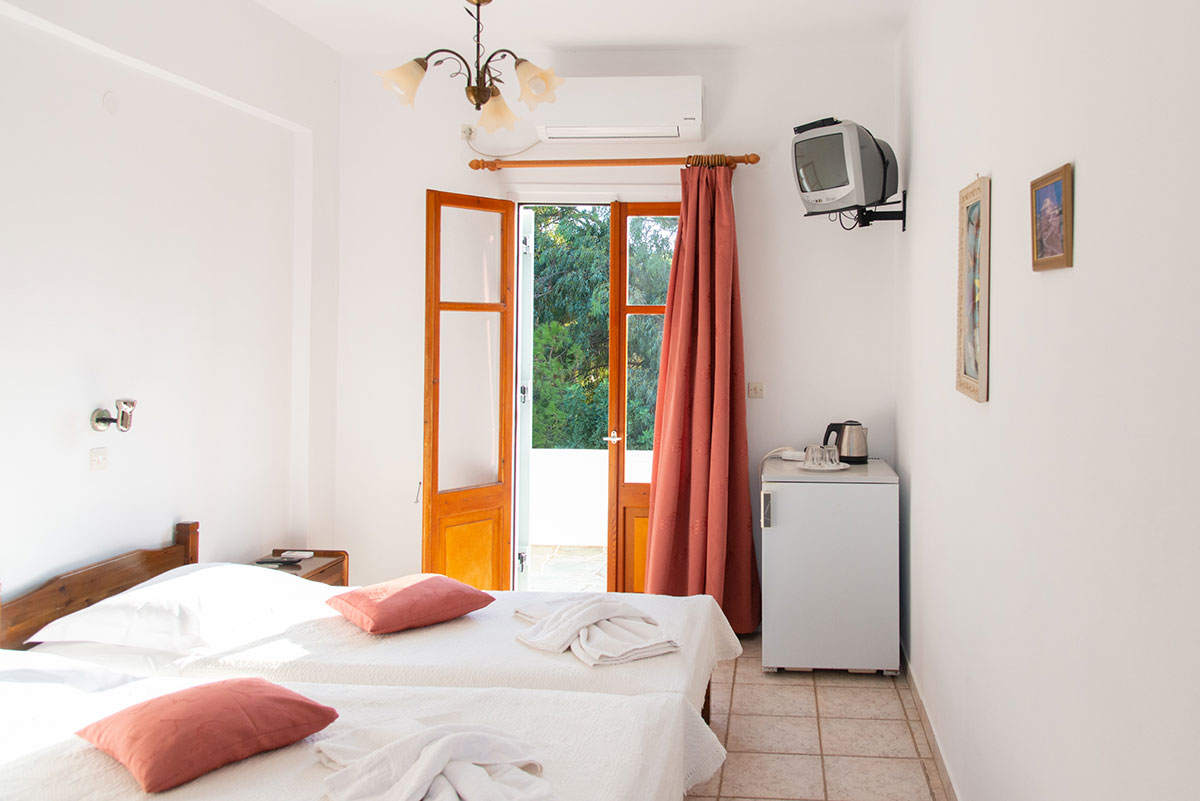 Themonia rooms in Kato Petali