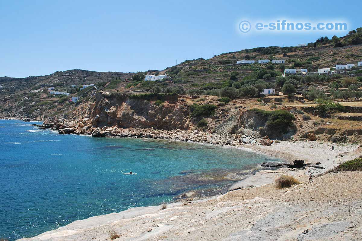 Stranden Saoures, bredvid Chrysopigi på Sifnos