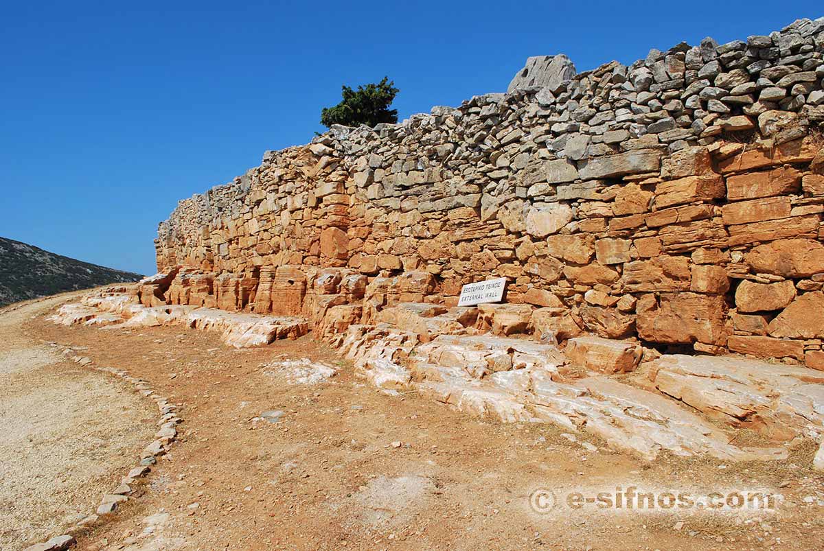 Antika akropolen Saint Andreas på Sifnos